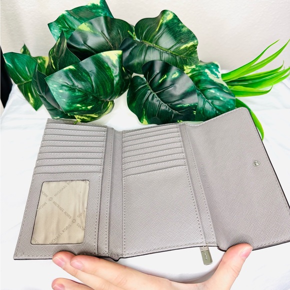 Michael Kors White and Gray Logo Wallet - Picture 3 of 4